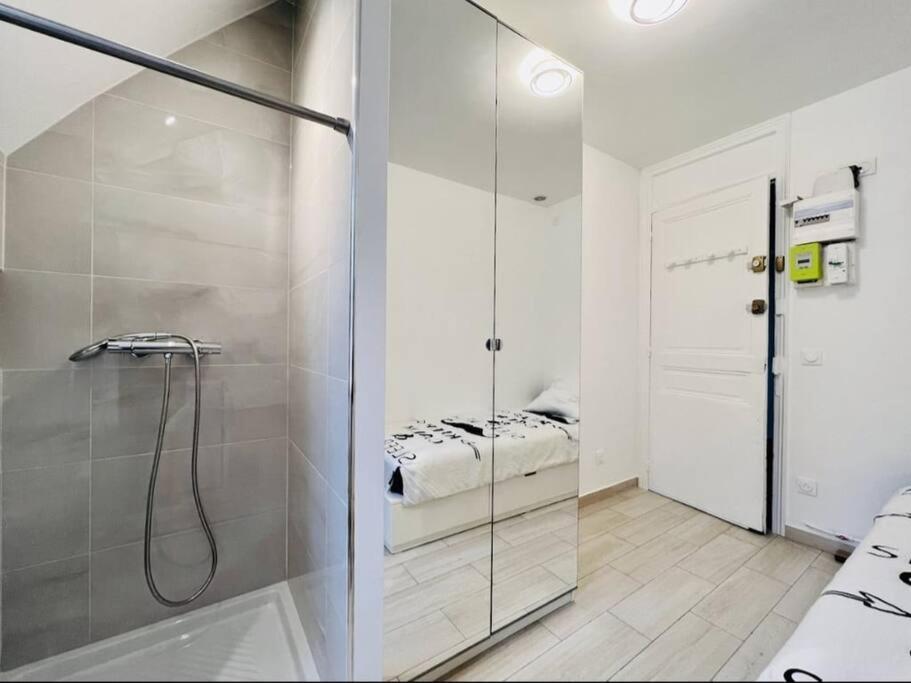 Sur Les Toits De Apartment Paris